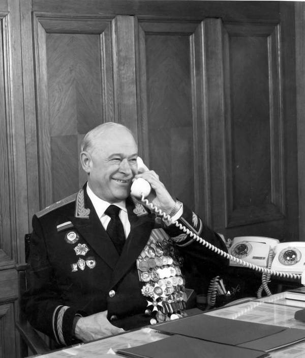 КГБ и власть. Пятое управление: политическая контрразведка КГБ и власть. Пятое управление: политическая контрразведка