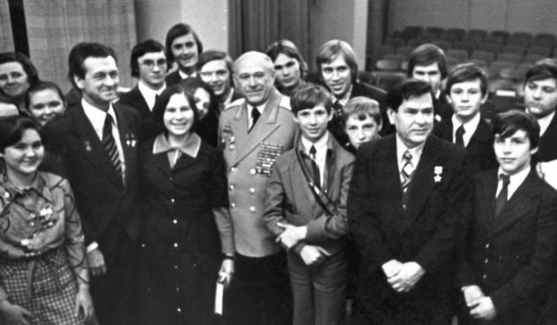 КГБ и власть. Пятое управление: политическая контрразведка КГБ и власть. Пятое управление: политическая контрразведка