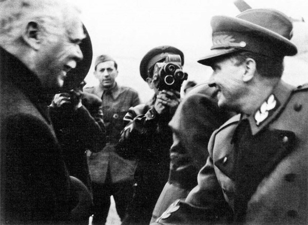Тито и товарищи Тито и товарищи