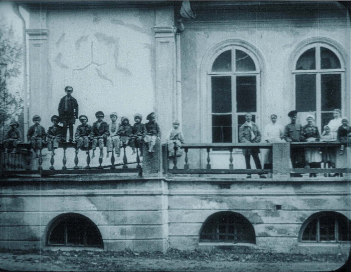 Миражи советского. Очерки современного кино Миражи советского. Очерки современного кино