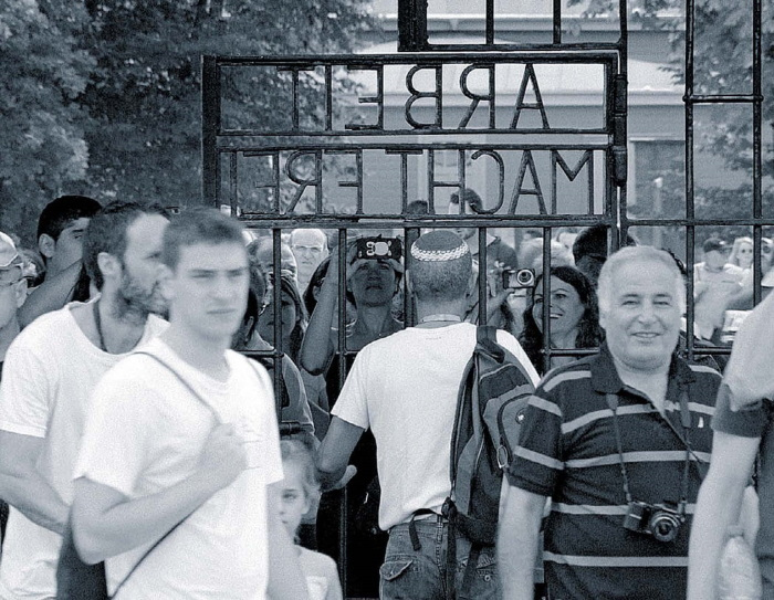 Миражи советского. Очерки современного кино Миражи советского. Очерки современного кино