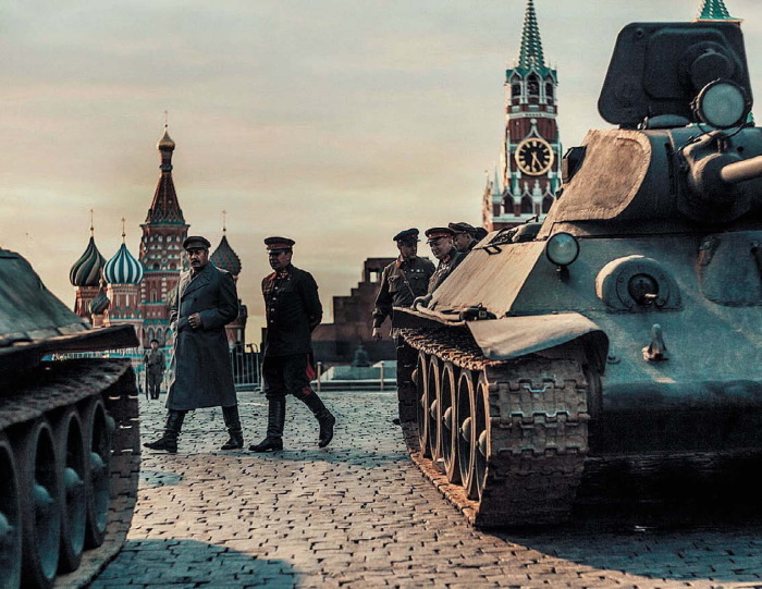 Миражи советского. Очерки современного кино Миражи советского. Очерки современного кино