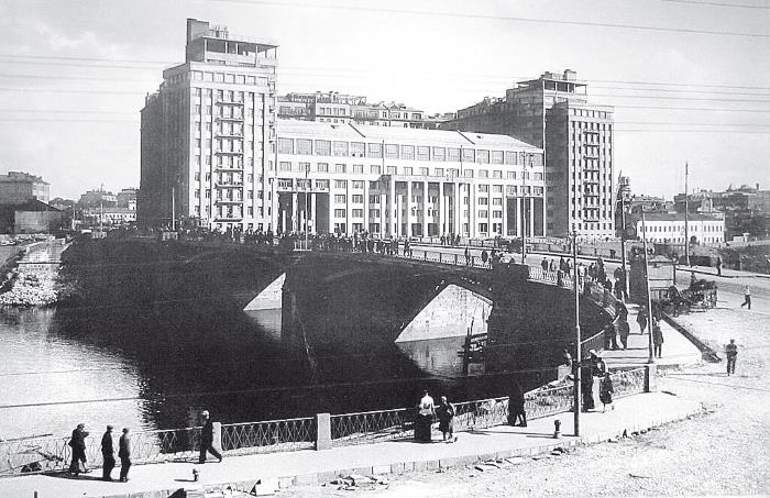Две Москвы: Метафизика столицы Две Москвы: Метафизика столицы