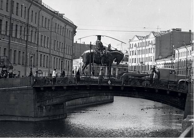 Искусство кройки и житья. История искусства в газете, 1994–2019 Искусство кройки и житья. История искусства в газете, 1994–2019