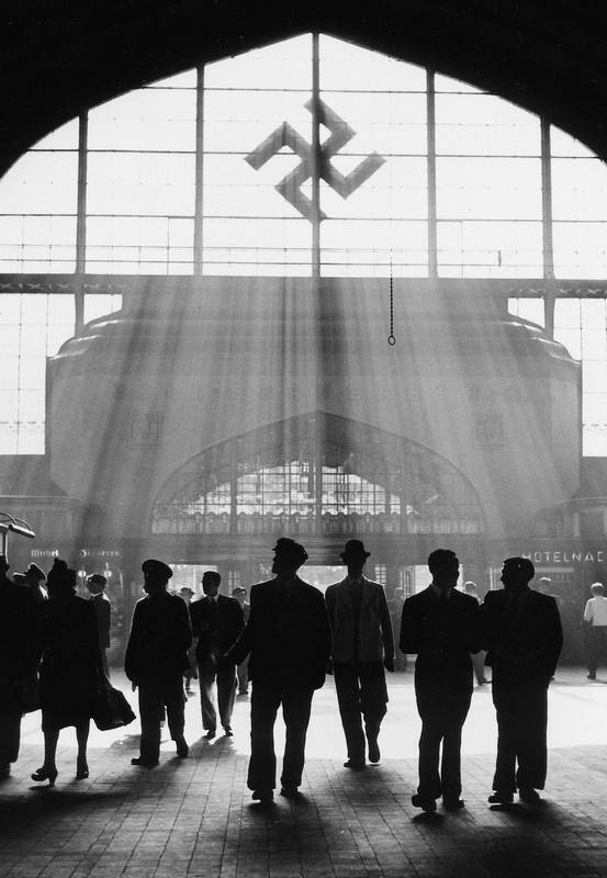 Нацисты. Предостережение истории Нацисты. Предостережение истории