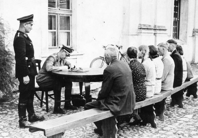 Нацисты. Предостережение истории Нацисты. Предостережение истории