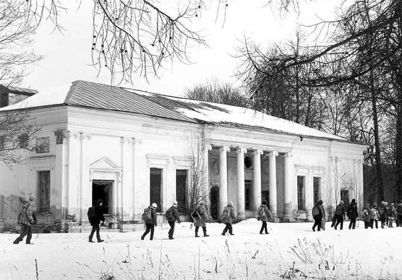 Рублевка, скрытая от посторонних глаз. История старинной дороги. 33 истории о великих жителях Рублевки, или Тридцать три богатыря Рублевка, скрытая от посторонних глаз. История старинной дороги. 33 истории о великих жителях Рублевки, или Тридцать три богатыря