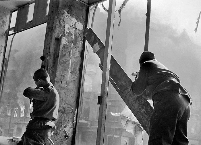 Битва за Берлин. Полная хроника - 23 дня и ночи Битва за Берлин. Полная хроника - 23 дня и ночи