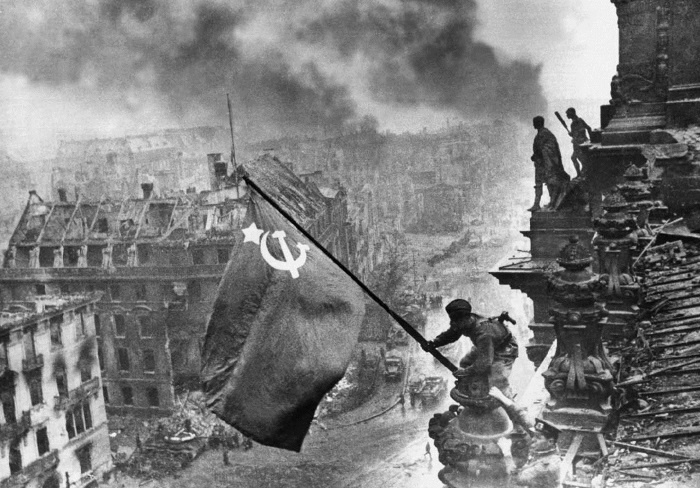 Битва за Берлин. Полная хроника - 23 дня и ночи Битва за Берлин. Полная хроника - 23 дня и ночи