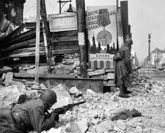 Битва за Берлин. Полная хроника - 23 дня и ночи Битва за Берлин. Полная хроника - 23 дня и ночи
