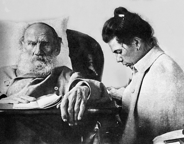 Святой против Льва. Иоанн Кронштадтский и Лев Толстой. История одной вражды Святой против Льва. Иоанн Кронштадтский и Лев Толстой. История одной вражды