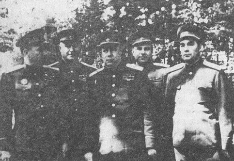Последнее наступление Гитлера. Разгром танковой элиты Рейха Последнее наступление Гитлера. Разгром танковой элиты Рейха