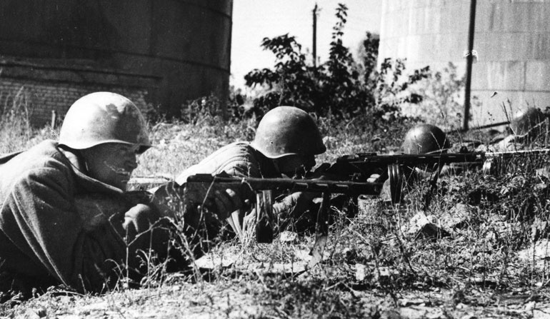 Сталинградское побоище. «За Волгой для нас земли нет!» Сталинградское побоище. «За Волгой для нас земли нет!»