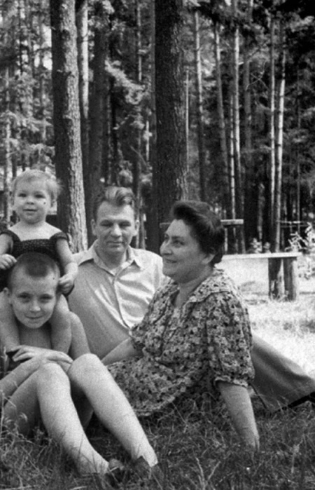 Лопухи и лебеда Лопухи и лебеда