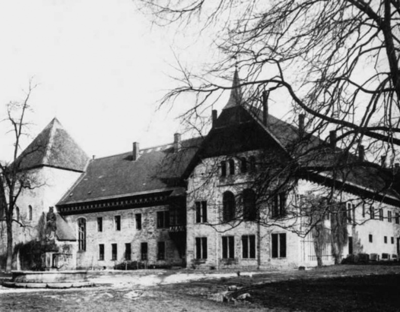 Тайны черных замков СС Тайны черных замков СС