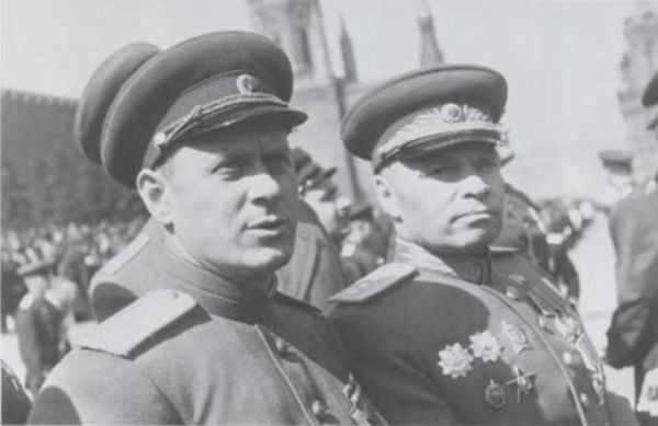 Записки из чемодана. Тайные дневники первого председателя КГБ, найденные через 25 лет после его смерти Записки из чемодана. Тайные дневники первого председателя КГБ, найденные через 25 лет после его смерти