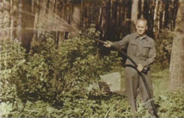 Записки из чемодана. Тайные дневники первого председателя КГБ, найденные через 25 лет после его смерти Записки из чемодана. Тайные дневники первого председателя КГБ, найденные через 25 лет после его смерти