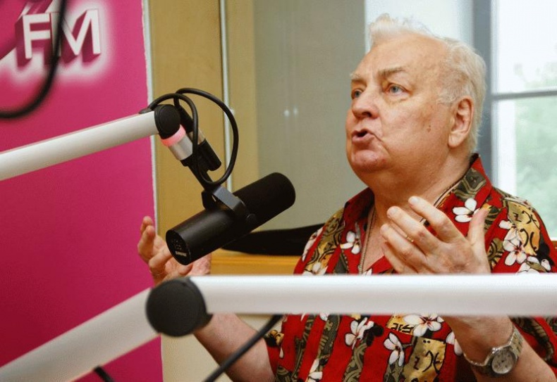 Я везучий. Вспоминаю, улыбаюсь, немного грущу Я везучий. Вспоминаю, улыбаюсь, немного грущу