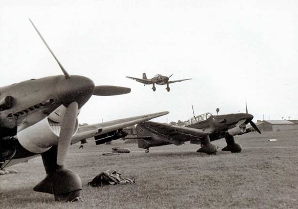 Юнкерс Ju-87 1936-1945 Юнкерс Ju-87 1936-1945