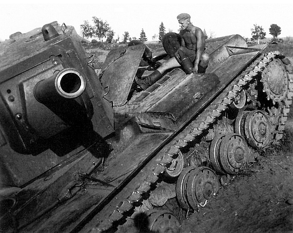Тяжёлый танк КВ-2 Тяжёлый танк КВ-2